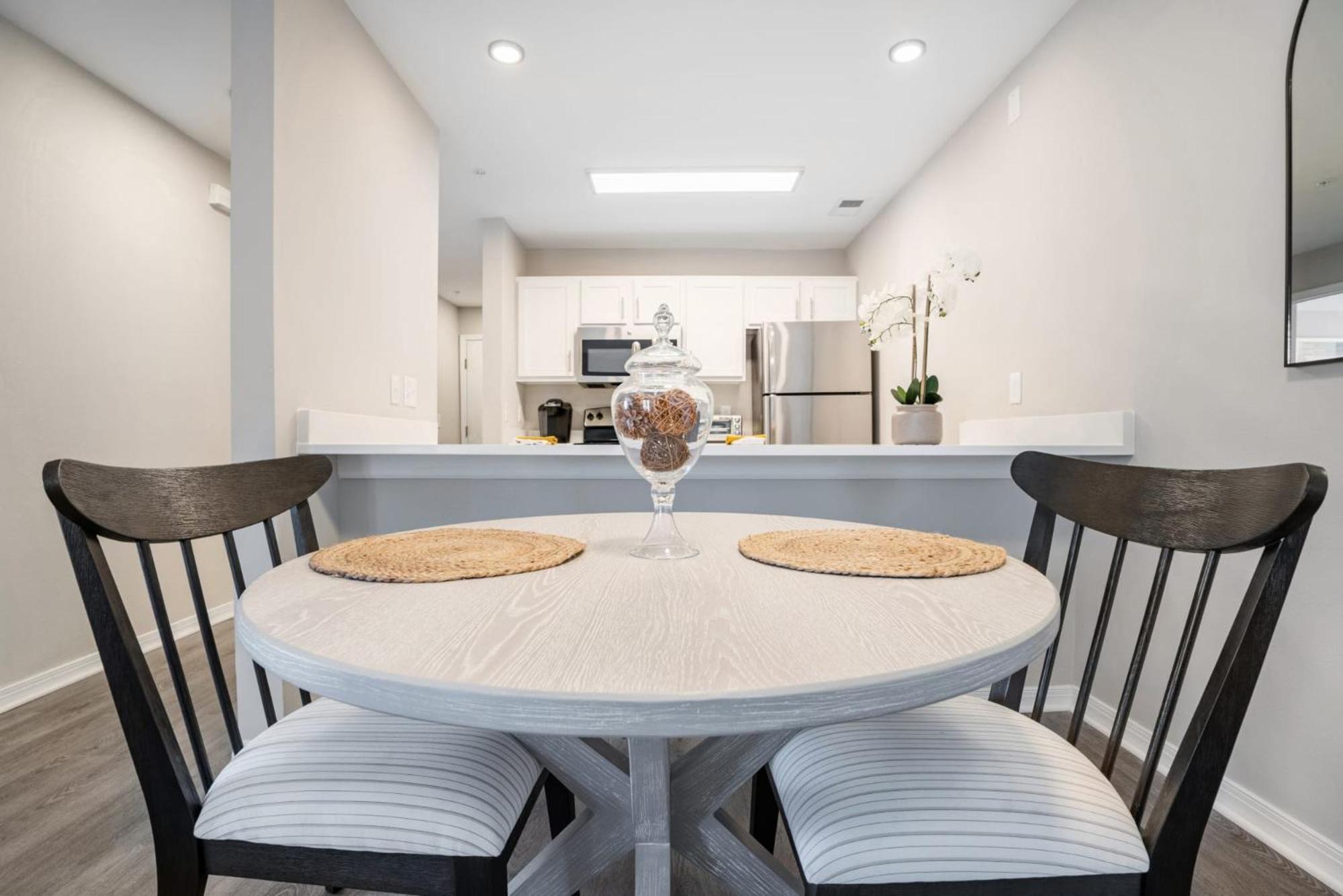 One Bedroom Apartment Near Downtown ローリー エクステリア 写真