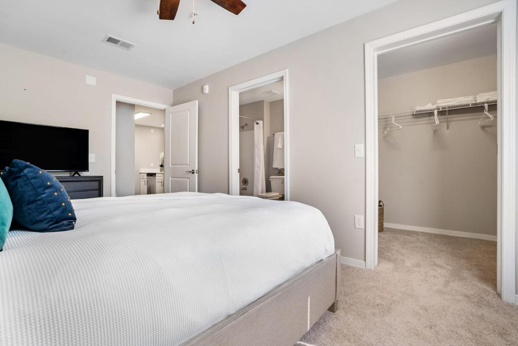 One Bedroom Apartment Near Downtown ローリー エクステリア 写真