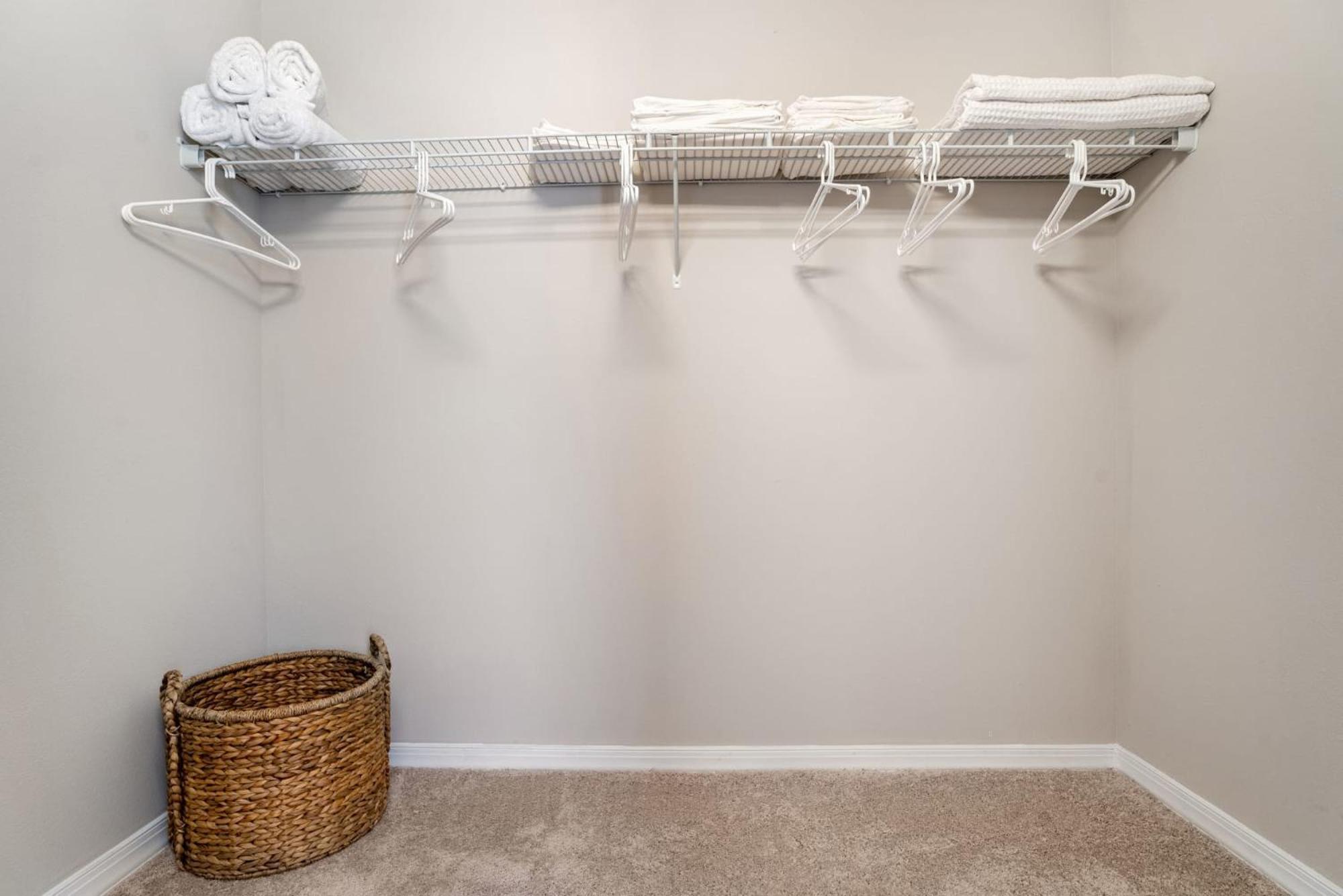 One Bedroom Apartment Near Downtown ローリー エクステリア 写真